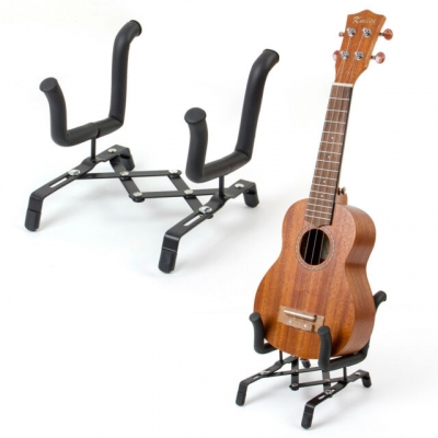 Ukuleles statīvī