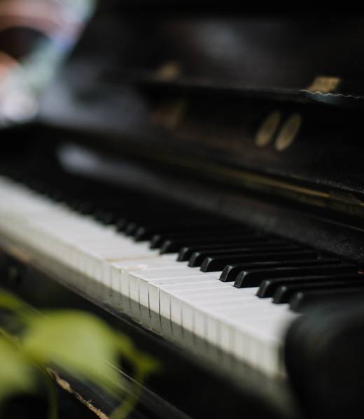 piano / musical instrument/ music / black and white